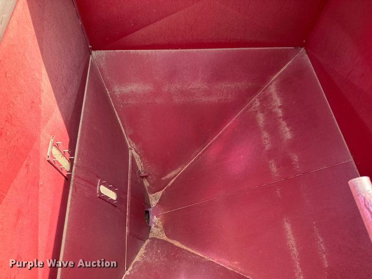 image for item NH9108 Feed Train 6000A seed tender