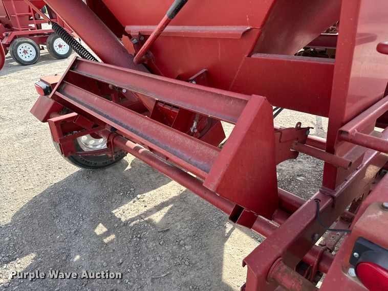 image for item NH9108 Feed Train 6000A seed tender