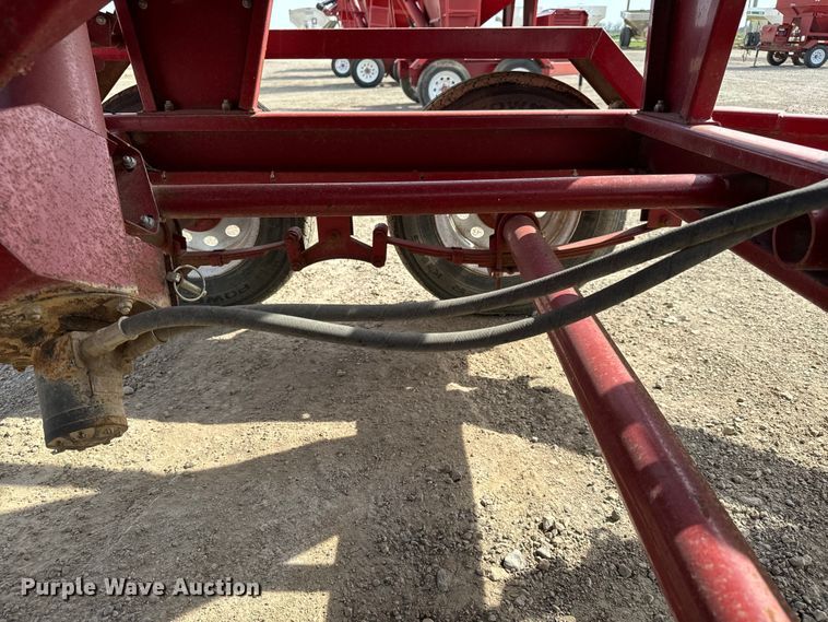 image for item NH9108 Feed Train 6000A seed tender