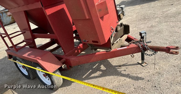 image for item NH9108 Feed Train 6000A seed tender