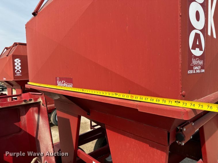 image for item NH9108 Feed Train 6000A seed tender