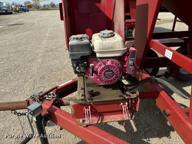 image for item NH9108 Feed Train 6000A seed tender