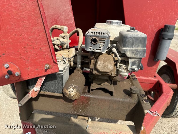 image for item NH9108 Feed Train 6000A seed tender