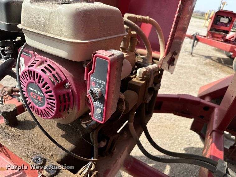 image for item NH9108 Feed Train 6000A seed tender