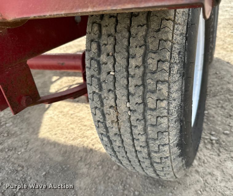 image for item NH9108 Feed Train 6000A seed tender