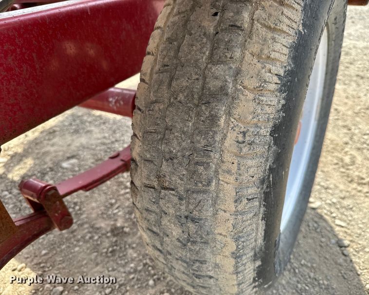 image for item NH9108 Feed Train 6000A seed tender