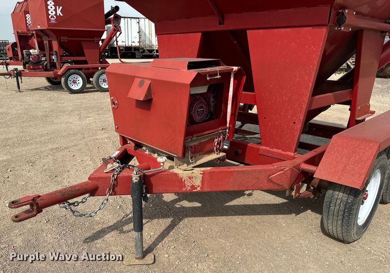 image for item NH9109 Feed Train 6000A seed tender