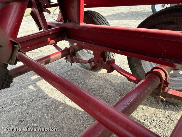 image for item NH9109 Feed Train 6000A seed tender