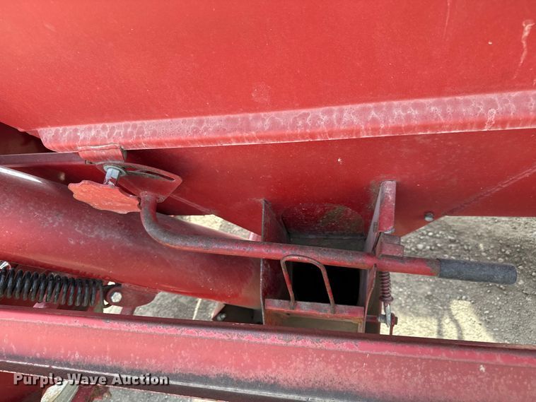 image for item NH9109 Feed Train 6000A seed tender