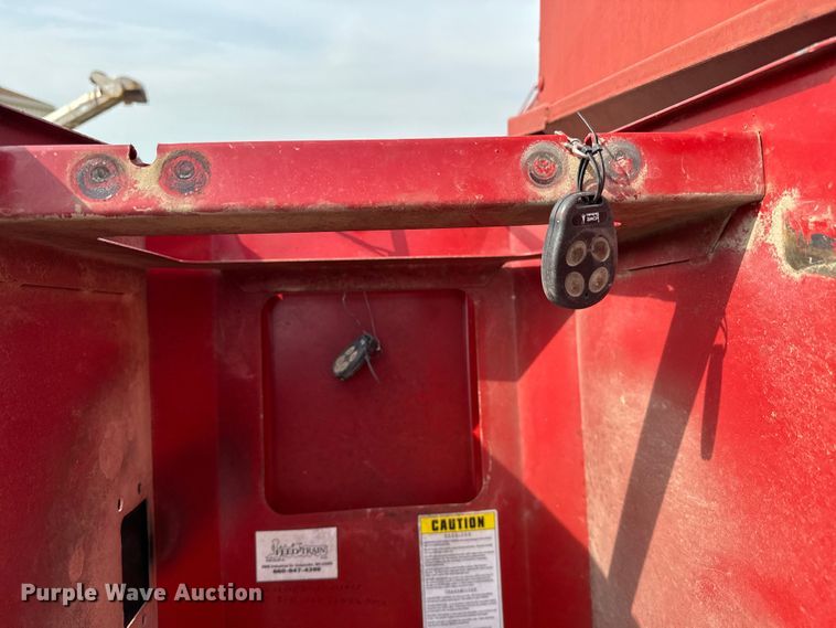 image for item NH9109 Feed Train 6000A seed tender