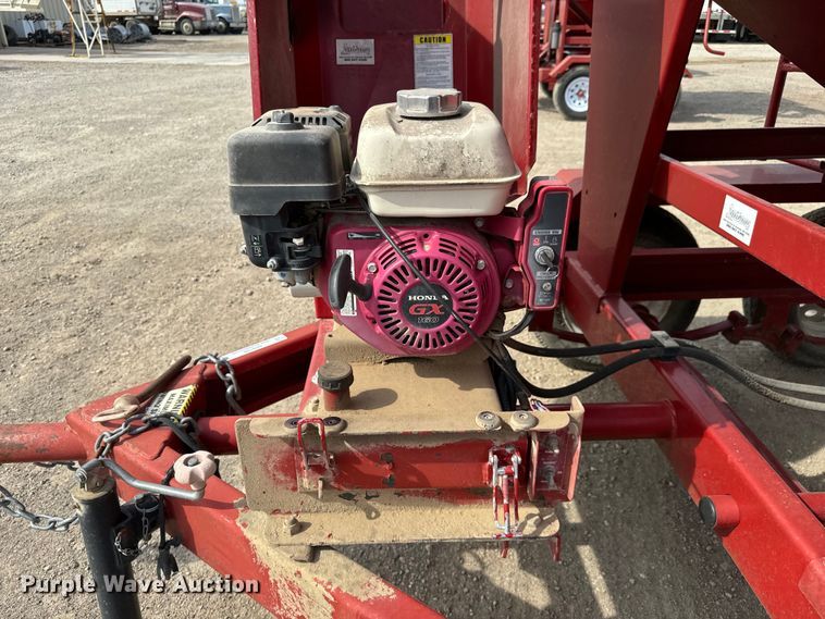 image for item NH9109 Feed Train 6000A seed tender