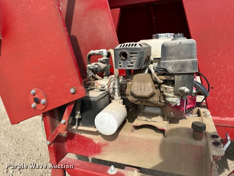 image for item NH9109 Feed Train 6000A seed tender