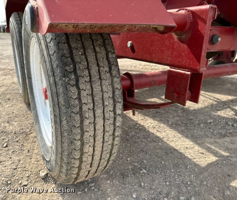 image for item NH9109 Feed Train 6000A seed tender