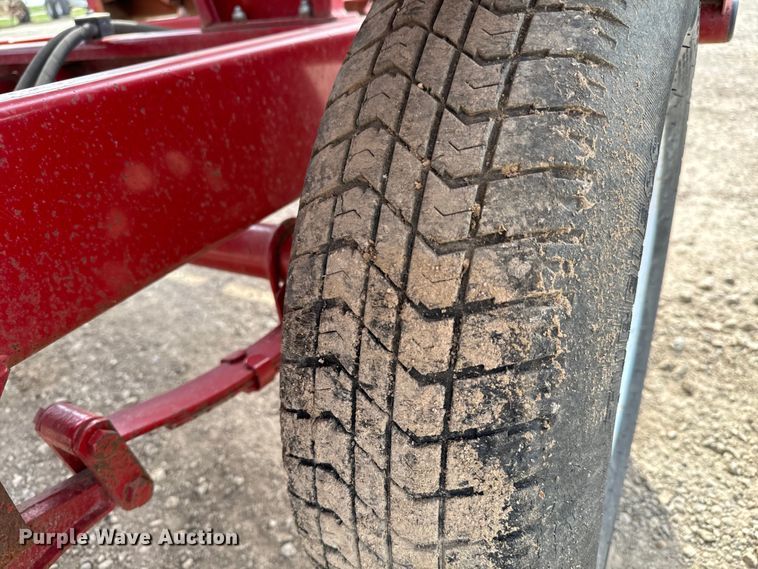 image for item NH9109 Feed Train 6000A seed tender