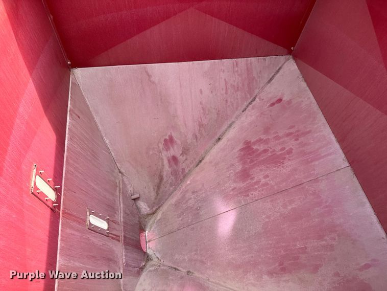 image for item NH9110 Feed Train 6000A seed tender