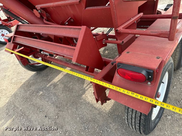 image for item NH9110 Feed Train 6000A seed tender