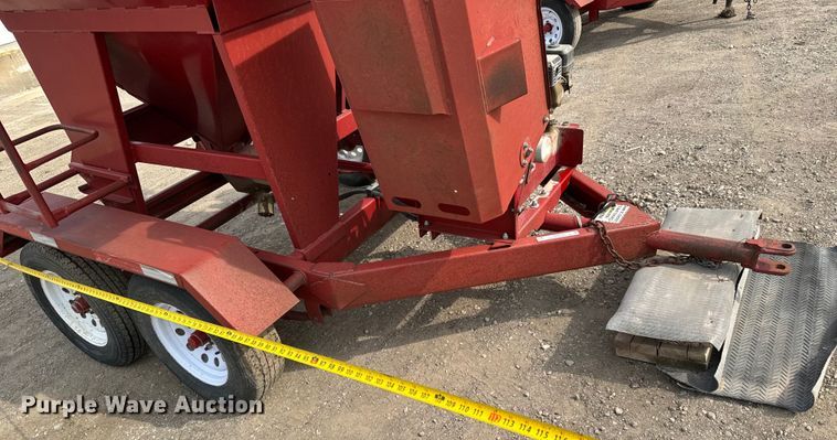 image for item NH9110 Feed Train 6000A seed tender