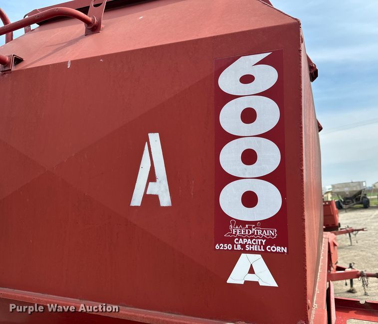 image for item NH9110 Feed Train 6000A seed tender