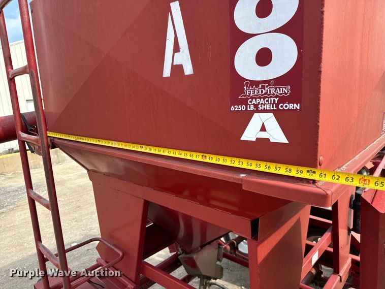 image for item NH9110 Feed Train 6000A seed tender