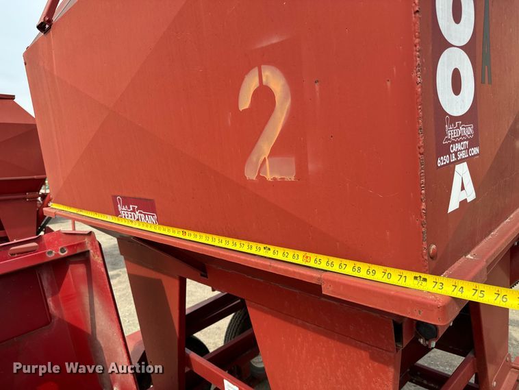 image for item NH9110 Feed Train 6000A seed tender