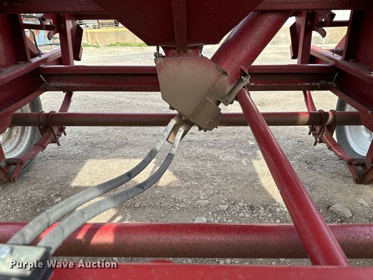 image for item NH9110 Feed Train 6000A seed tender