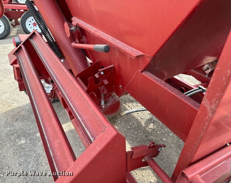 image for item NH9110 Feed Train 6000A seed tender