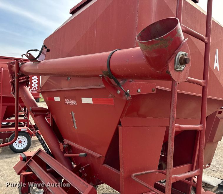image for item NH9110 Feed Train 6000A seed tender
