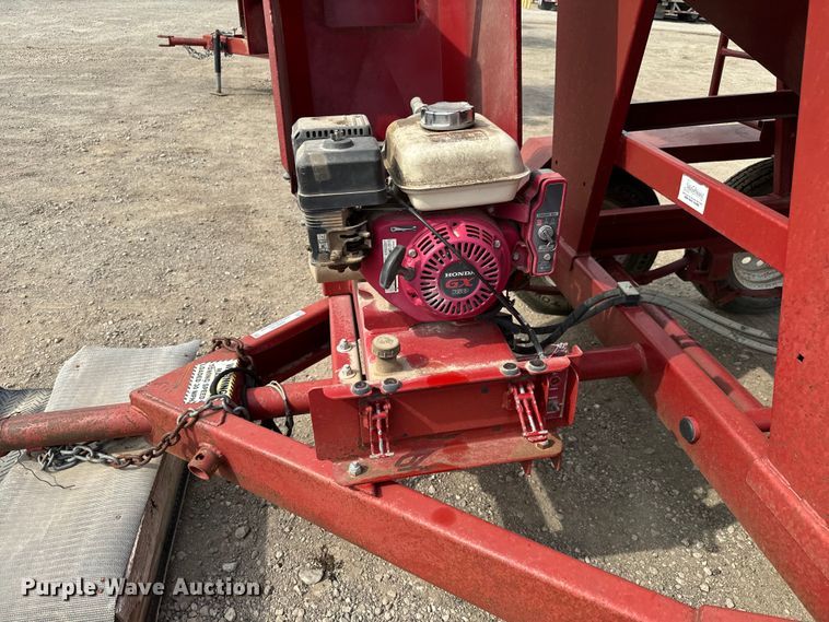 image for item NH9110 Feed Train 6000A seed tender