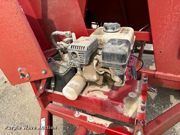 image for item NH9110 Feed Train 6000A seed tender