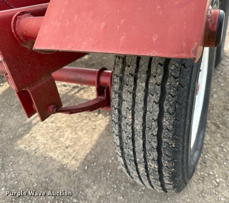 image for item NH9110 Feed Train 6000A seed tender