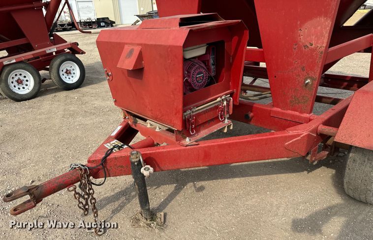 image for item NH9111 Feed Train 6000A seed tender