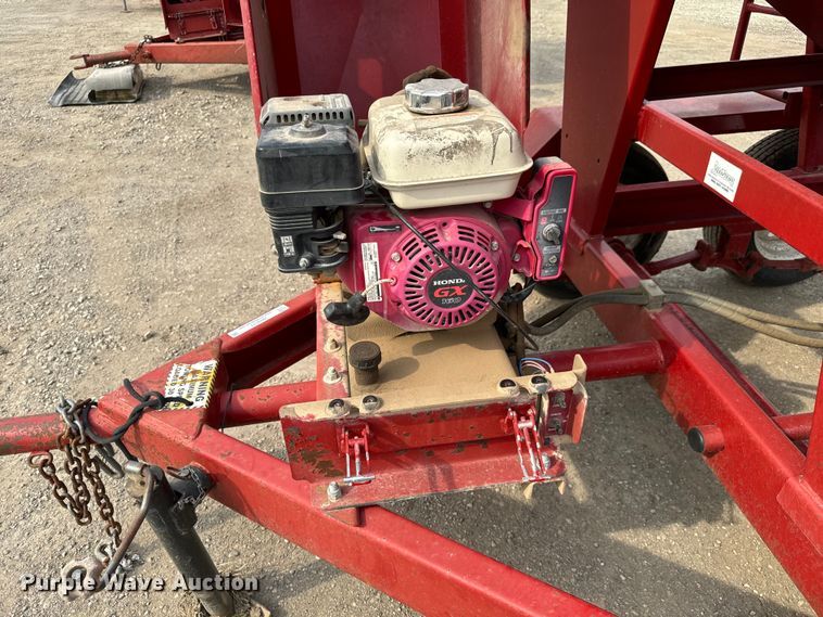 image for item NH9111 Feed Train 6000A seed tender