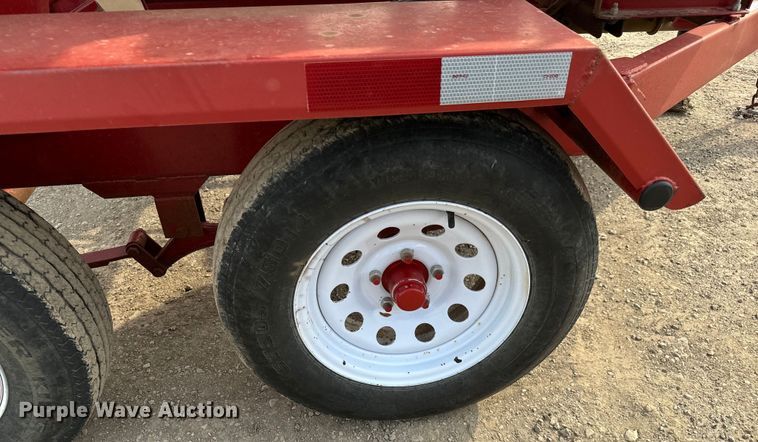 image for item NH9111 Feed Train 6000A seed tender