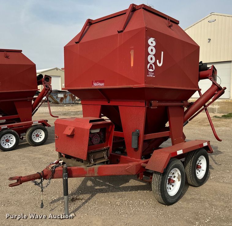 image for item NH9112 Feed Train 6000A seed tender