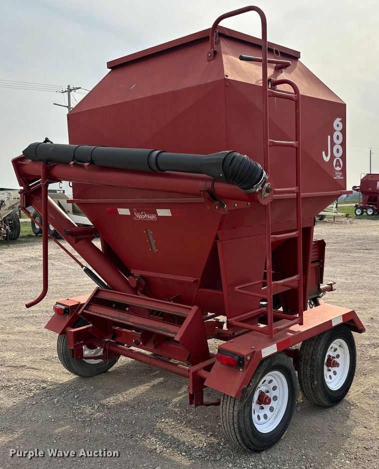 image for item NH9112 Feed Train 6000A seed tender
