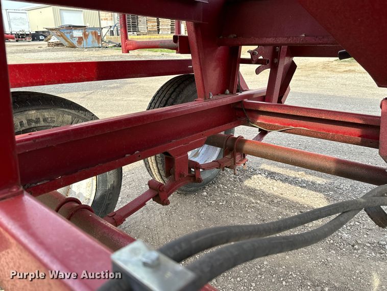 image for item NH9112 Feed Train 6000A seed tender