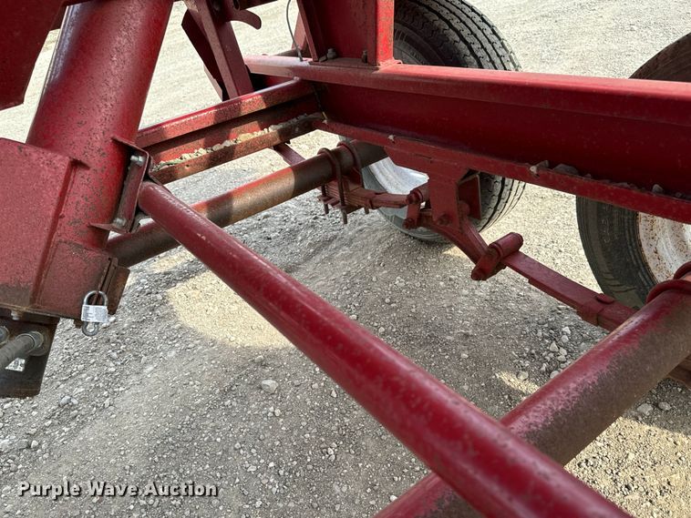 image for item NH9112 Feed Train 6000A seed tender