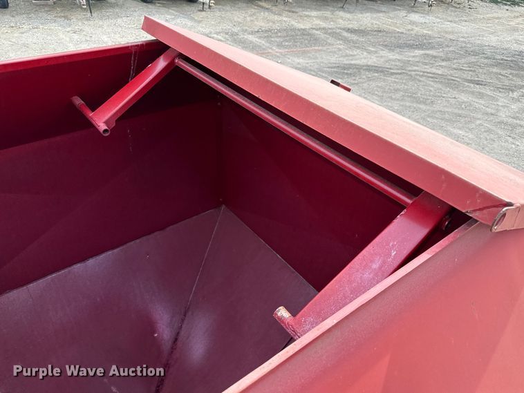 image for item NH9112 Feed Train 6000A seed tender