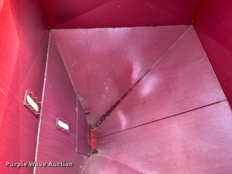 image for item NH9112 Feed Train 6000A seed tender