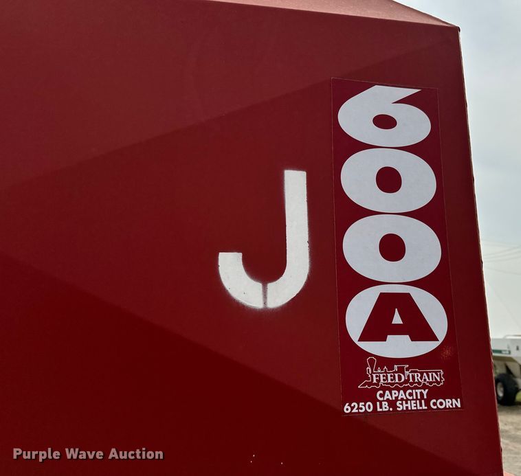 image for item NH9112 Feed Train 6000A seed tender