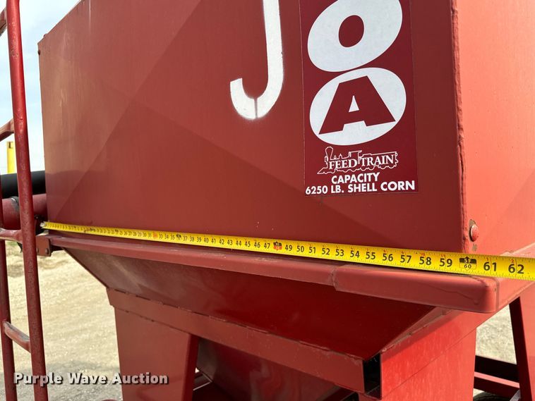 image for item NH9112 Feed Train 6000A seed tender