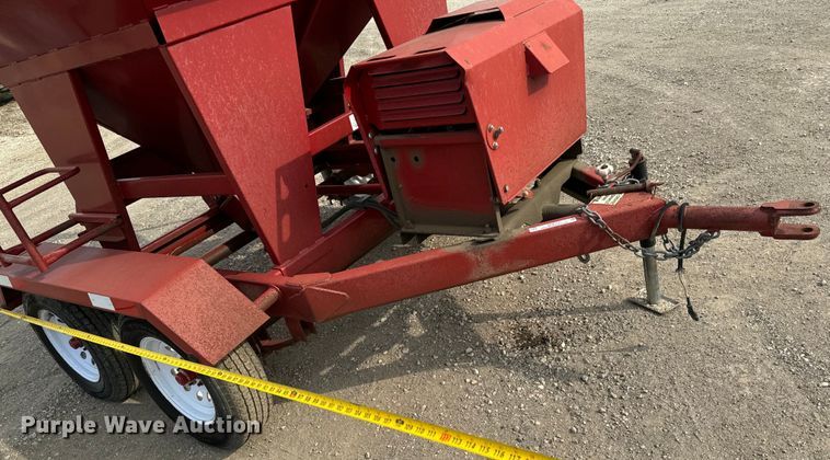 image for item NH9112 Feed Train 6000A seed tender