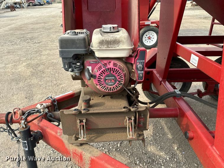 image for item NH9112 Feed Train 6000A seed tender