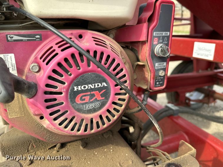 image for item NH9112 Feed Train 6000A seed tender