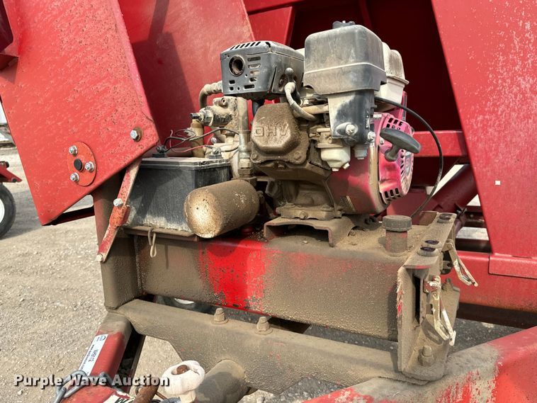 image for item NH9112 Feed Train 6000A seed tender