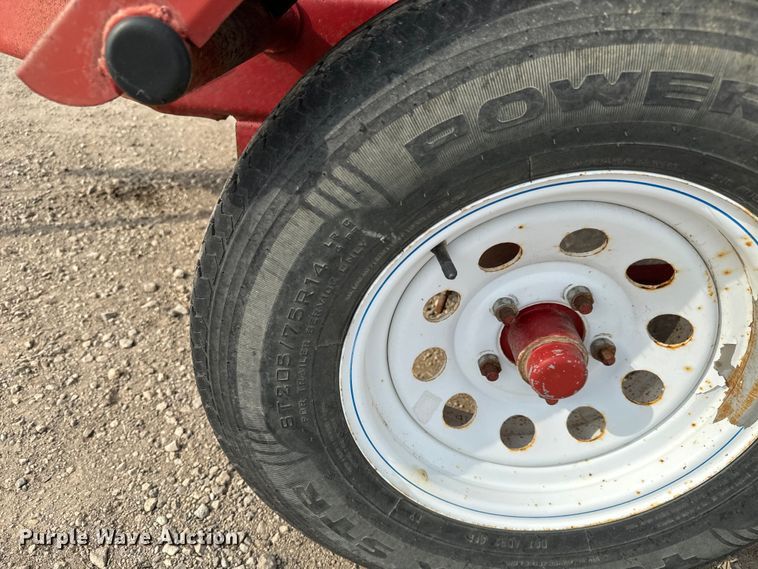 image for item NH9112 Feed Train 6000A seed tender