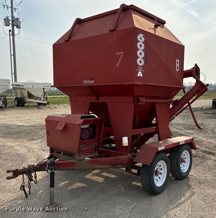 image for item NH9113 Feed Train  6000A seed tender