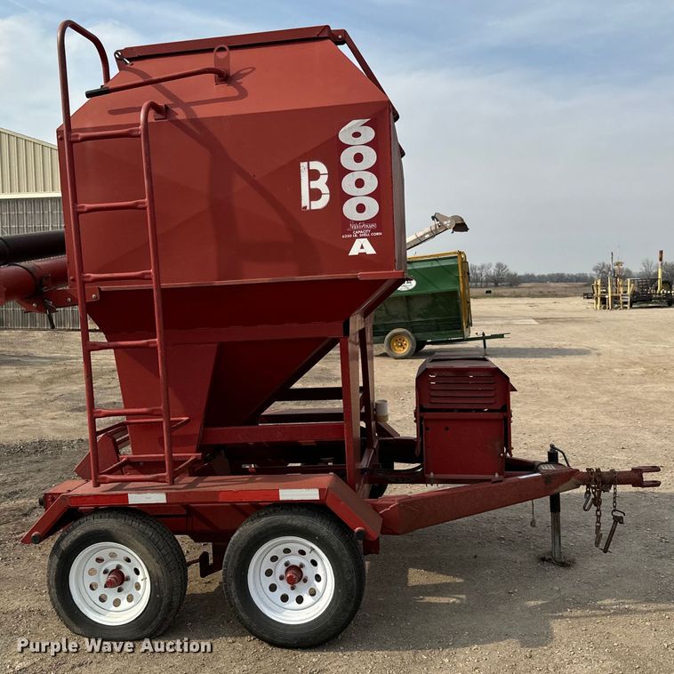 image for item NH9113 Feed Train  6000A seed tender