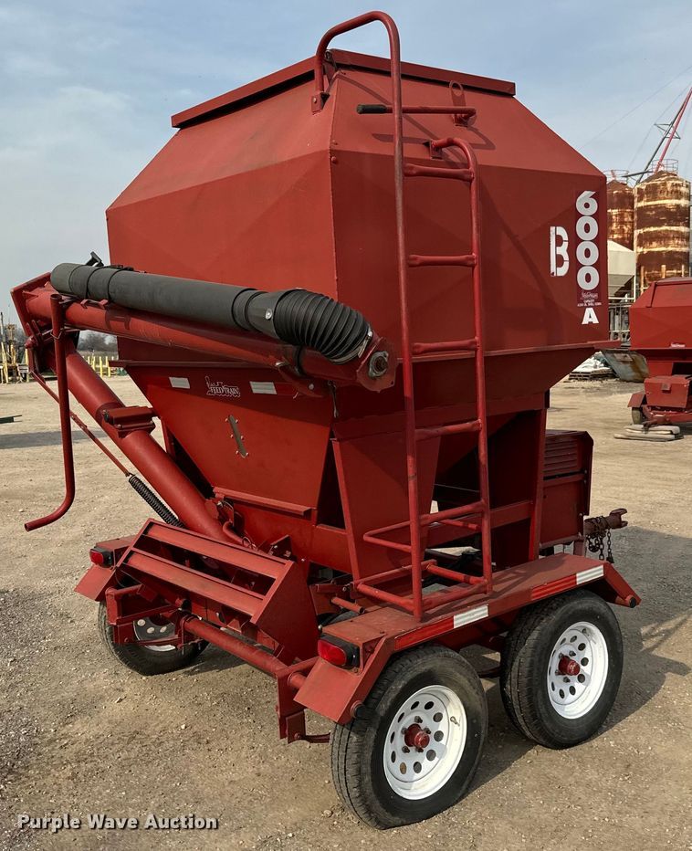 image for item NH9113 Feed Train  6000A seed tender