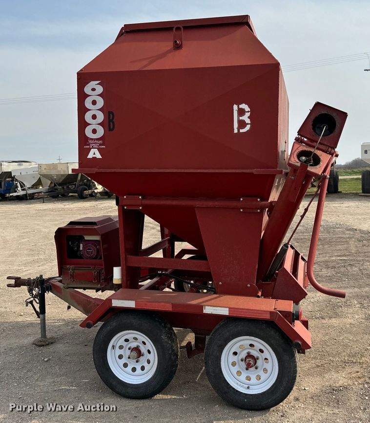 image for item NH9113 Feed Train  6000A seed tender